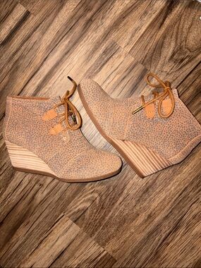 Brand New!! Toms Wedge Ankle Boots